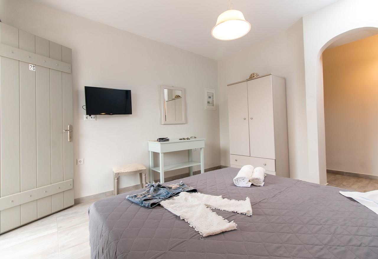Almiriki Naxos Beachside Living Apartment